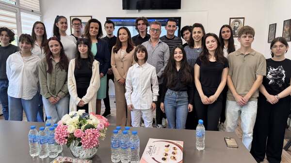 Символ на надеждата: Ученици от 51 СУ създадоха лога за Националната детска болница