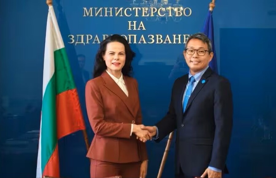 министър катя ивкова и мио немото.jpg